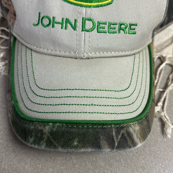 John Deer baseball cap Camo with green stitching and Yellow embroidered deer - Picture 2 of 8